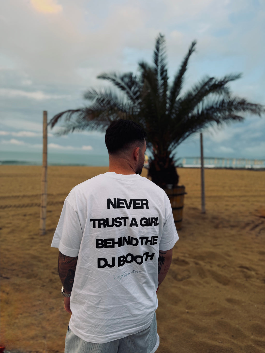 "DJ BOOTH"